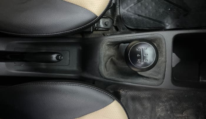 2014 Hyundai Eon D-LITE+, Petrol, Manual, 31,889 km, Gear Lever
