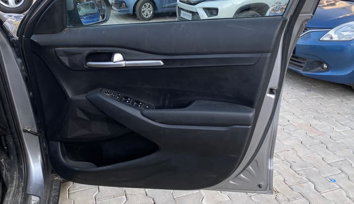 2020 KIA SELTOS HTK PLUS 1.5, Petrol, Manual, 58,494 km, Driver Side Door Panels Control