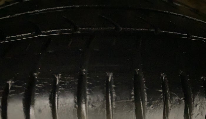 2016 Hyundai Xcent SX 1.2 (O), Petrol, Manual, 73,939 km, Left Front Tyre Tread