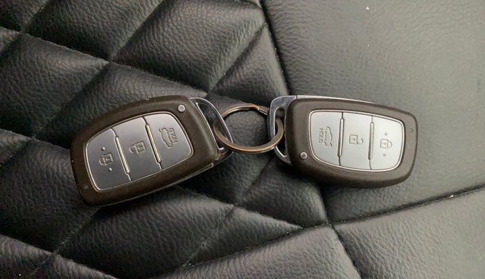 2016 Hyundai Xcent SX 1.2 (O), Petrol, Manual, 73,939 km, Key Close Up