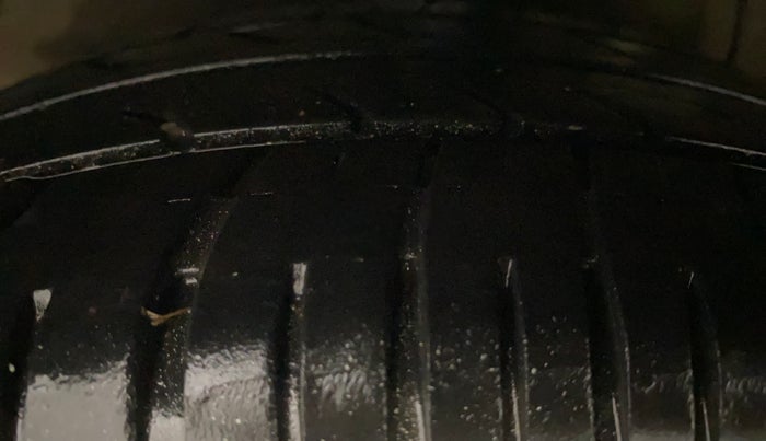 2016 Hyundai Xcent SX 1.2 (O), Petrol, Manual, 73,939 km, Right Rear Tyre Tread