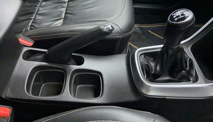 2017 Maruti S Cross ZETA SHVS, Diesel, Manual, 38,226 km, Gear Lever