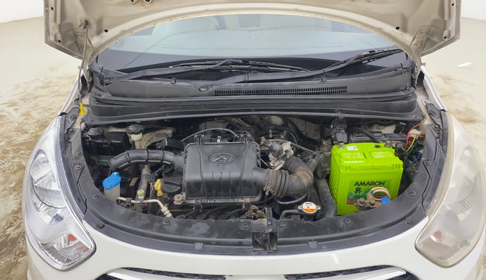 2015 Hyundai i10 MAGNA 1.1, CNG, Manual, 1,23,220 km, Engine View