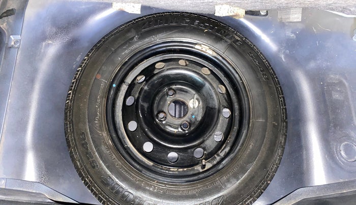 2015 Maruti Swift VXI, Petrol, Manual, 49,667 km, Spare Tyre