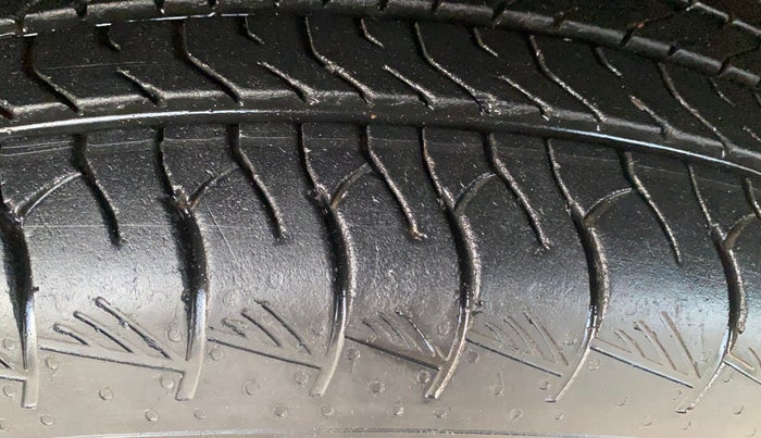 2023 Maruti Grand Vitara SIGMA SMART HYBRID, Petrol, Manual, 21,262 km, Right Front Tyre Tread