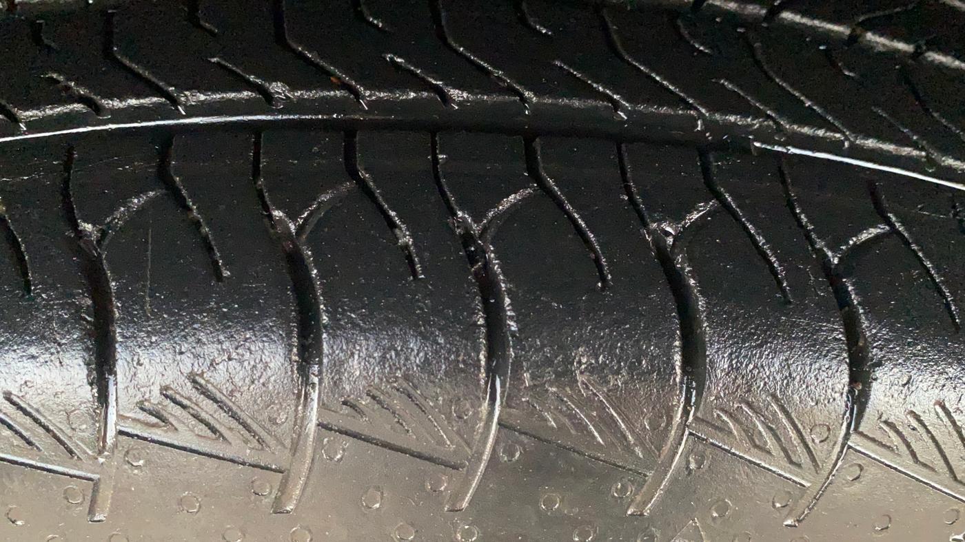 2023 Maruti Grand Vitara SIGMA SMART HYBRID, Petrol, Manual, 21,262 km, Left Front Tyre Tread