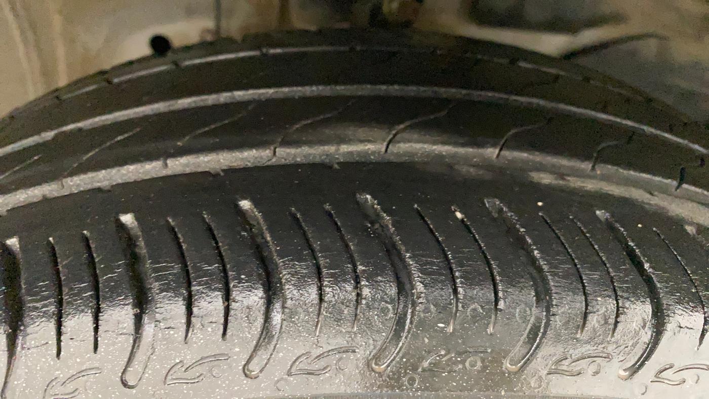 2018 Honda Amaze 1.2L I-VTEC V CVT, Petrol, Automatic, 30,197 km, Right Front Tyre Tread