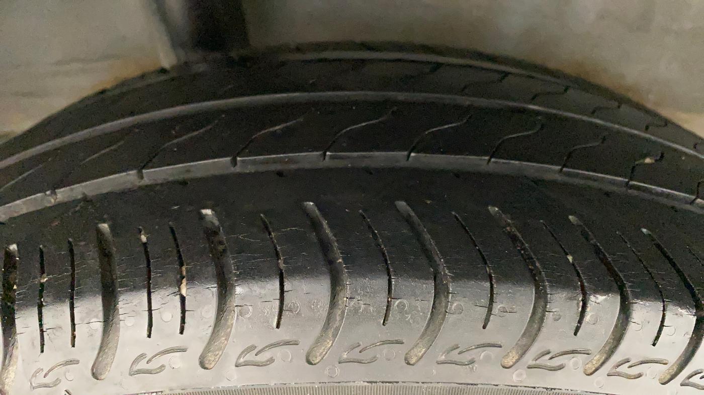 2018 Honda Amaze 1.2L I-VTEC V CVT, Petrol, Automatic, 30,197 km, Right Rear Tyre Tread