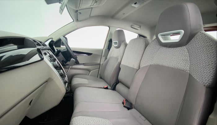 2016 Mahindra Kuv100 K8 6 STR, Petrol, Manual, 45,270 km, Right Side Front Door Cabin