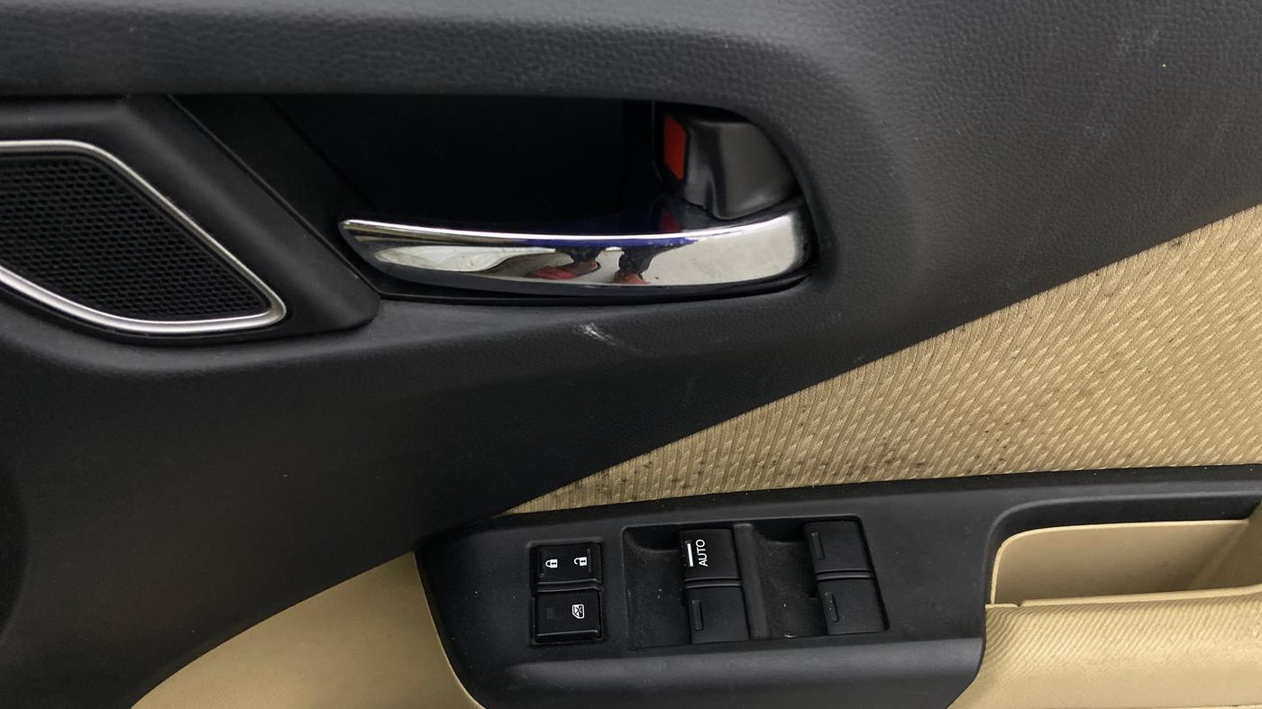 2018 Honda City 1.5L I-VTEC V MT, Petrol, Manual, 35,228 km, Driver Side Door Panels Control