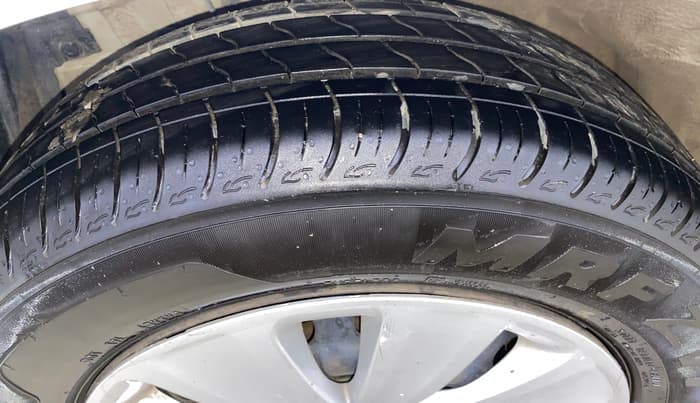 2018 Maruti Ertiga VXI CNG, CNG, Manual, 57,146 km, Left Front Tyre Tread