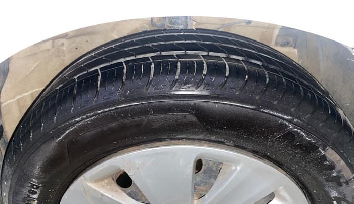 2018 Maruti Ertiga VXI CNG, CNG, Manual, 57,146 km, Right Front Tyre Tread