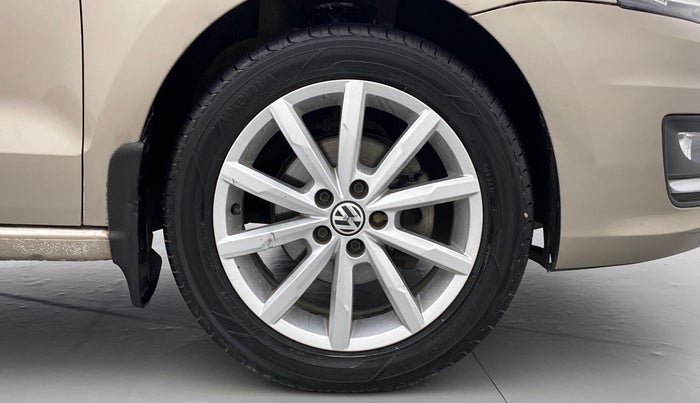 2017 Volkswagen Vento 1.2 TSI HIGHLINE PLUS AT, Petrol, Automatic, 85,541 km, Right Front Wheel