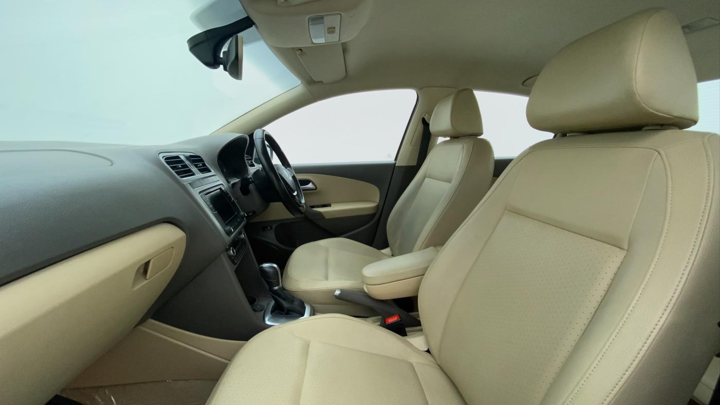 2017 Volkswagen Vento 1.2 TSI HIGHLINE PLUS AT, Petrol, Automatic, 85,541 km, Right Side Front Door Cabin