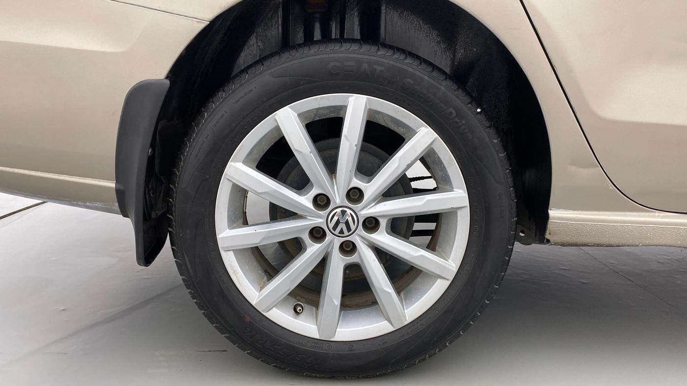 2017 Volkswagen Vento 1.2 TSI HIGHLINE PLUS AT, Petrol, Automatic, 85,541 km, Right Rear Wheel