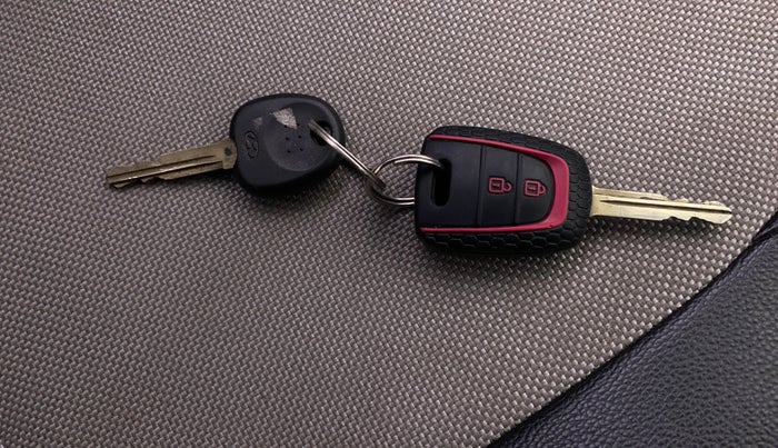 2019 Hyundai Grand i10 SPORTZ 1.2 KAPPA VTVT, Petrol, Manual, 52,441 km, Key Close Up