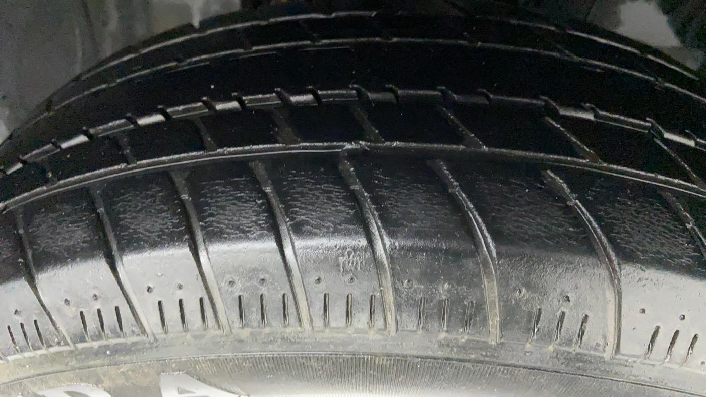 2018 Honda Amaze 1.2 SMT I VTEC, Petrol, Manual, 28,057 km, Right Front Tyre Tread