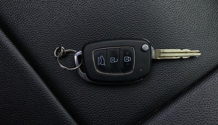 2021 Hyundai VENUE SX 1.0 TURBO, Petrol, Manual, 60,771 km, Key Close Up