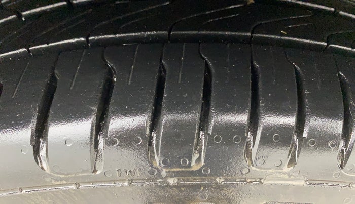 2021 Hyundai NEW I20 SPORTZ 1.0T GDI IMT, Petrol, Manual, 77,626 km, Right Front Tyre Tread