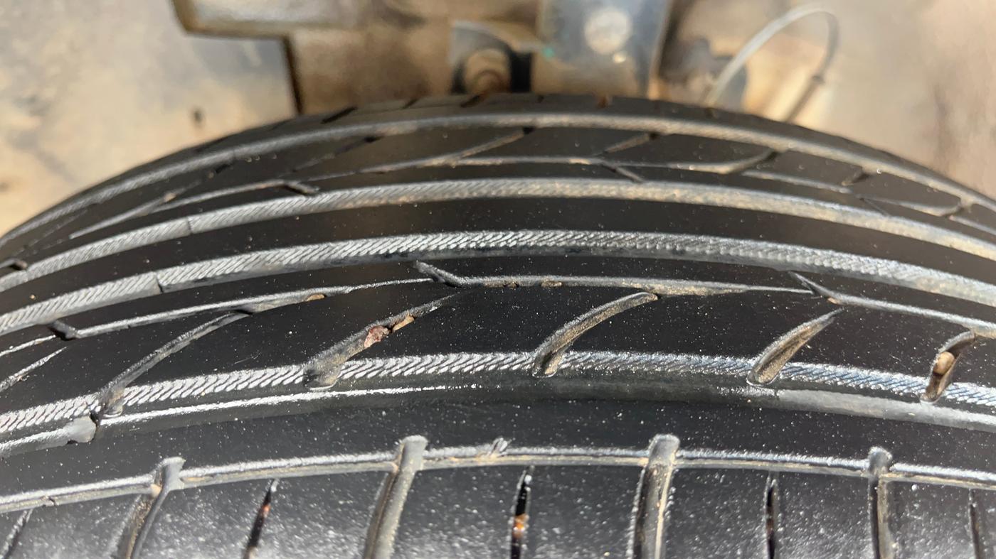 2021 Hyundai VENUE S+ 1.2, Petrol, Manual, 71,178 km, Left Front Tyre Tread