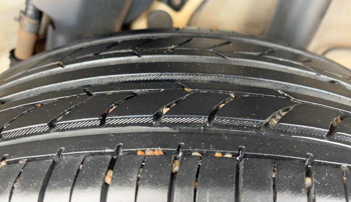 2021 Hyundai VENUE S+ 1.2, Petrol, Manual, 71,178 km, Left Rear Tyre Tread