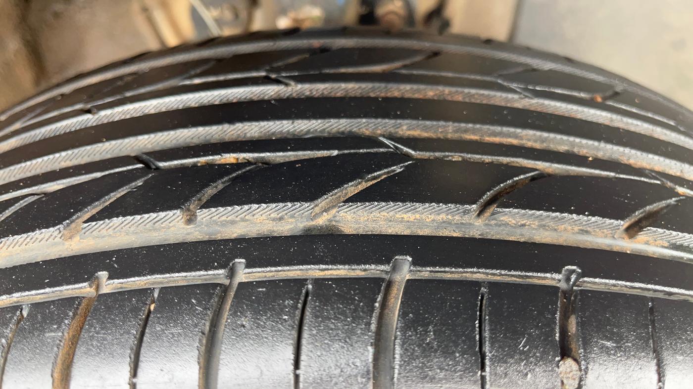 2021 Hyundai VENUE S+ 1.2, Petrol, Manual, 71,178 km, Right Front Tyre Tread