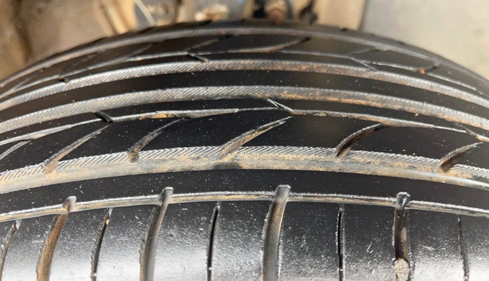 2021 Hyundai VENUE S+ 1.2, Petrol, Manual, 71,178 km, Right Front Tyre Tread