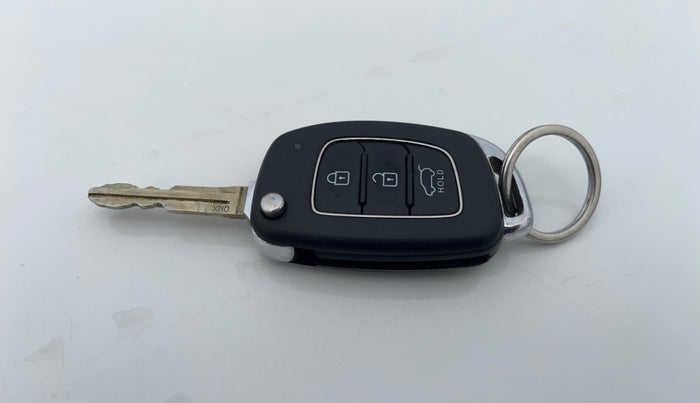 2021 Hyundai VENUE S+ 1.2, Petrol, Manual, 71,178 km, Key Close Up