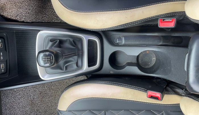 2021 Hyundai VENUE S+ 1.2, Petrol, Manual, 71,178 km, Gear Lever