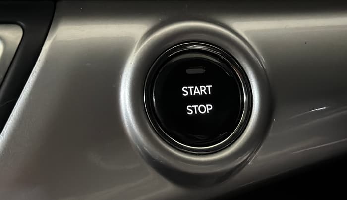 2022 Mahindra XUV700 AX 7 LUXURY P AT 7 STR, Petrol, Automatic, 48,653 km, Keyless Start/ Stop Button
