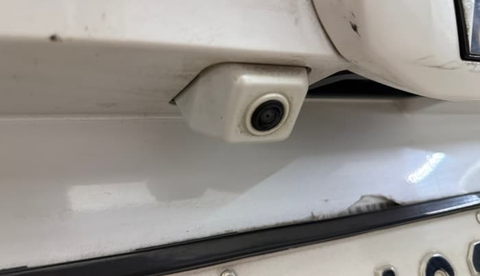 2022 Mahindra XUV700 AX 7 LUXURY P AT 7 STR, Petrol, Automatic, 48,653 km, Parking Camera