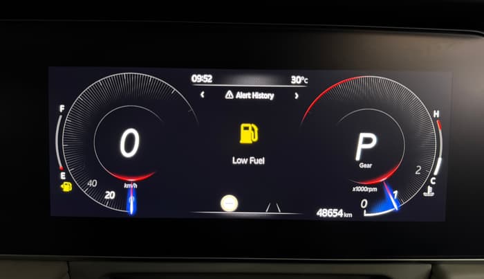 2022 Mahindra XUV700 AX 7 LUXURY P AT 7 STR, Petrol, Automatic, 48,653 km, Odometer Image