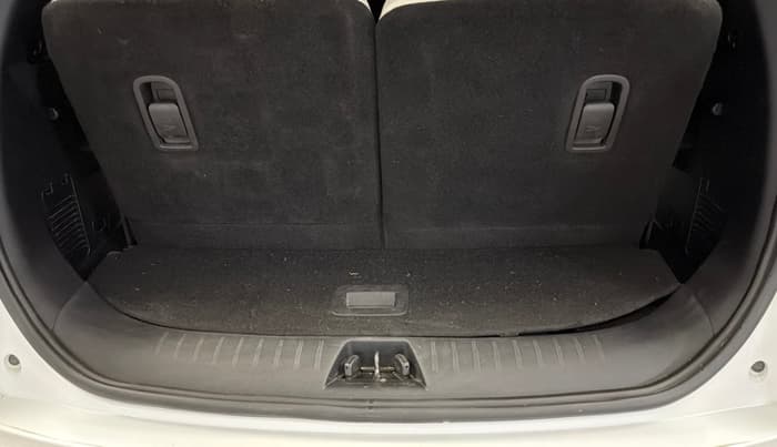 2022 Mahindra XUV700 AX 7 LUXURY P AT 7 STR, Petrol, Automatic, 48,653 km, Boot Inside
