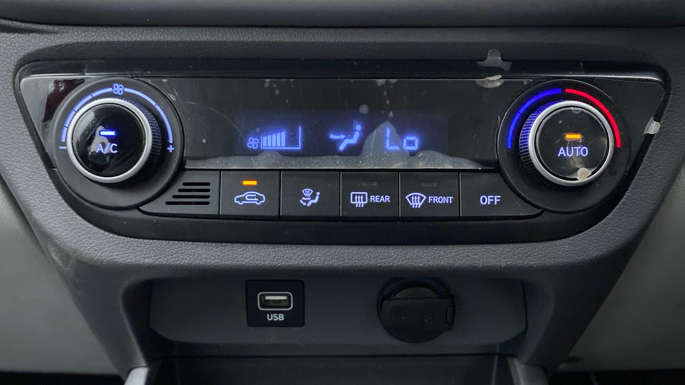 2020 Hyundai GRAND I10 NIOS SPORTZ PETROL, Petrol, Manual, 41,885 km, Automatic Climate Control