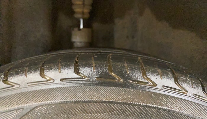 2016 Volkswagen Polo HIGHLINE1.2L, Petrol, Manual, 76,926 km, Right Rear Tyre Tread