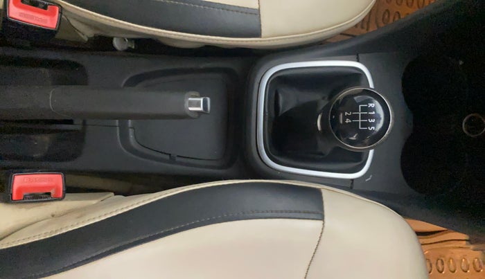 2016 Volkswagen Polo HIGHLINE1.2L, Petrol, Manual, 76,926 km, Gear Lever