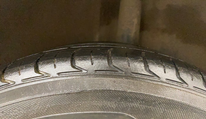 2016 Volkswagen Polo HIGHLINE1.2L, Petrol, Manual, 76,926 km, Left Rear Tyre Tread