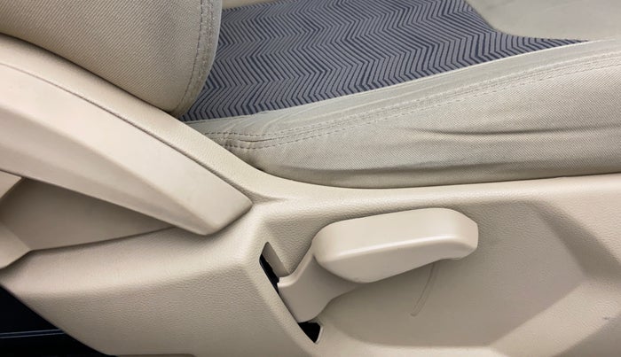 2017 Ford Figo Aspire 1.2 TITANIUM PETROL, Petrol, Manual, 42,832 km, Driver Side Adjustment Panel