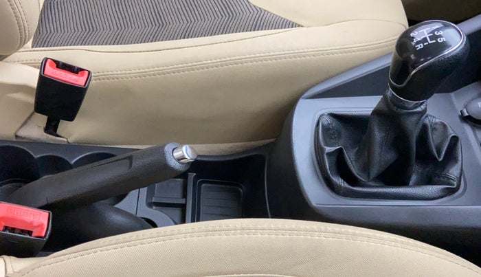 2017 Ford Figo Aspire 1.2 TITANIUM PETROL, Petrol, Manual, 42,832 km, Gear Lever