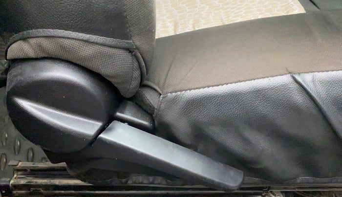 2011 Toyota Etios G, Petrol, Manual, 71,426 km, Driver Side Adjustment Panel