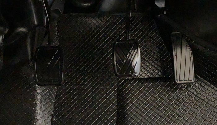 2019 Maruti New Wagon-R VXI 1.2, Petrol, Manual, 75,953 km, Pedals