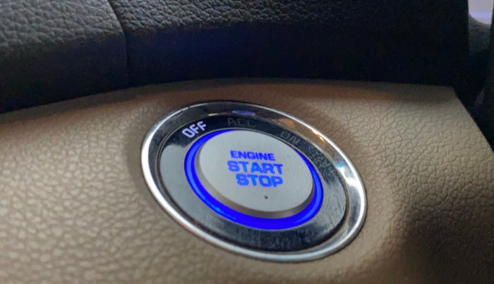 2018 Hyundai Tucson 2WD AT GL DIESEL
, Diesel, Automatic, 1,44,084 km, Keyless Start/ Stop Button