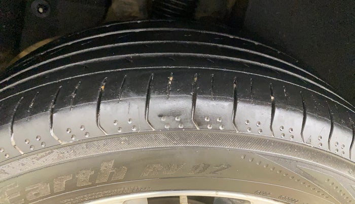 2018 Hyundai Tucson 2WD AT GL DIESEL
, Diesel, Automatic, 1,44,084 km, Right Rear Tyre Tread