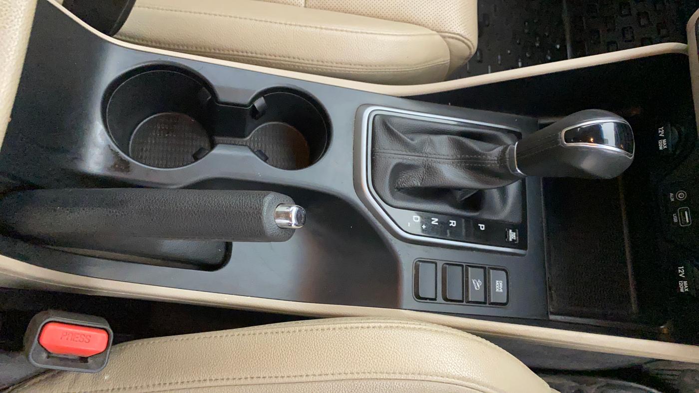 2018 Hyundai Tucson 2WD AT GL DIESEL
, Diesel, Automatic, 1,44,084 km, Gear Lever