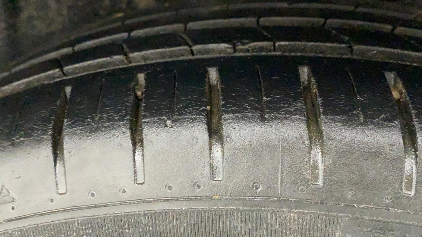 2022 Maruti Baleno ALPHA PETROL 1.2, CNG, Manual, 42,756 km, Left Rear Tyre Tread