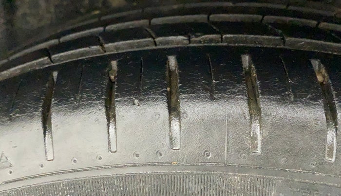 2022 Maruti Baleno ALPHA PETROL 1.2, CNG, Manual, 42,756 km, Left Rear Tyre Tread