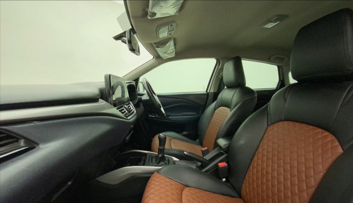 2022 Maruti Baleno ALPHA PETROL 1.2, CNG, Manual, 42,756 km, Right Side Front Door Cabin