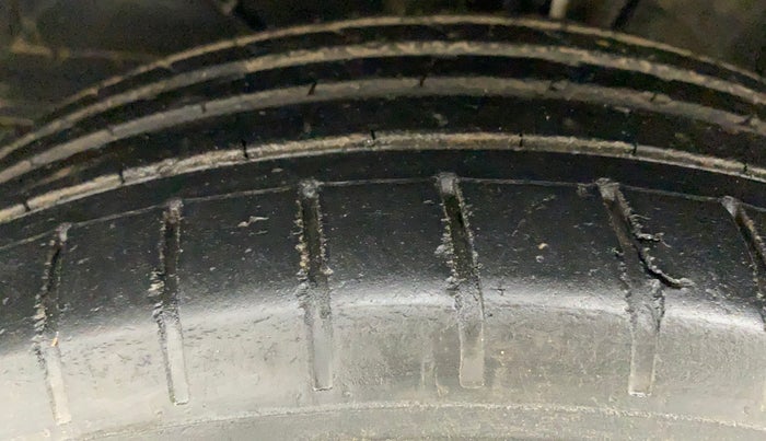 2022 Maruti Baleno ALPHA PETROL 1.2, CNG, Manual, 42,756 km, Left Front Tyre Tread