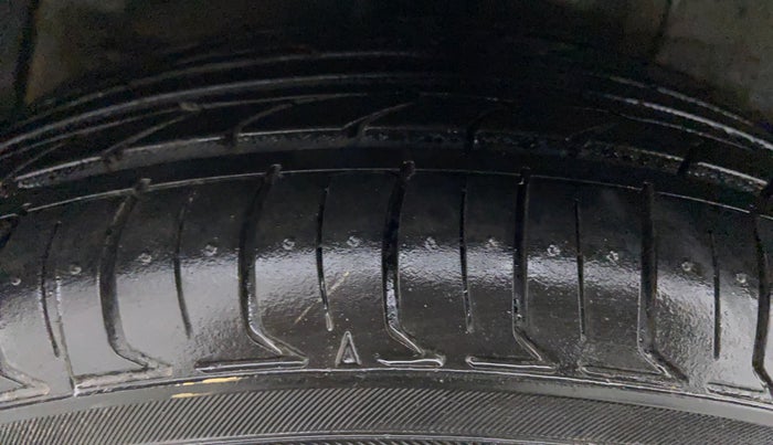 2017 Hyundai Xcent SX 1.2 CRDI, Diesel, Manual, 93,519 km, Right Front Tyre Tread