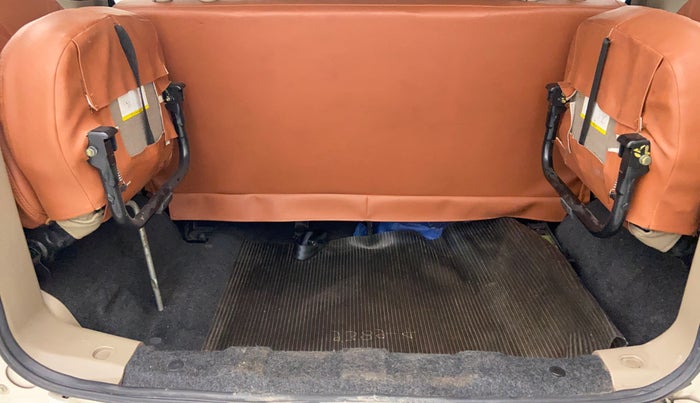 2015 Mahindra TUV300 T8 AT, Diesel, Automatic, 97,757 km, Boot Inside View